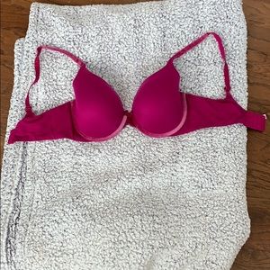 Victoria’s Secret Bra 36 DD Fuschia
